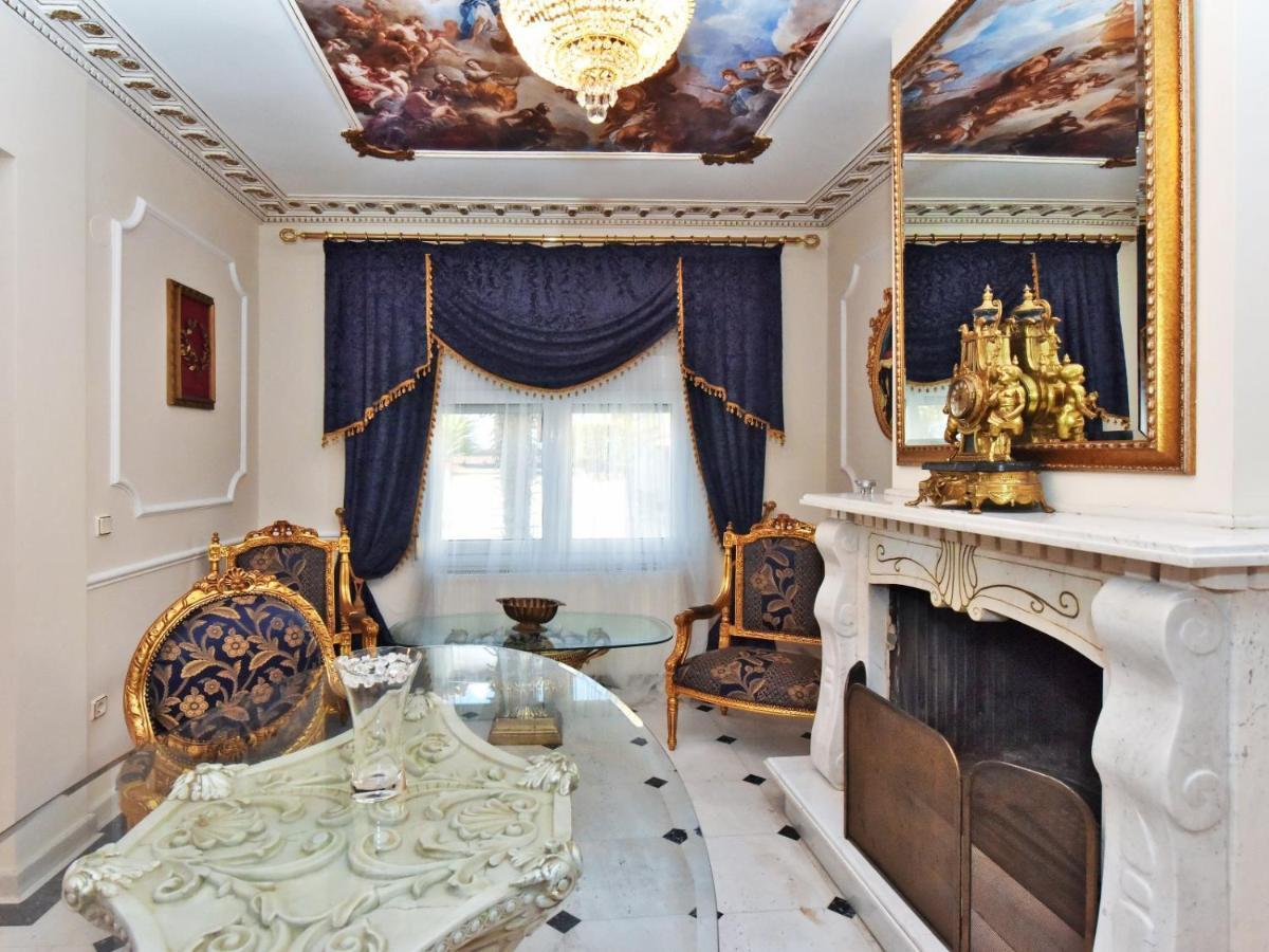 Royal House Apartment Неа Мудания Екстериор снимка
