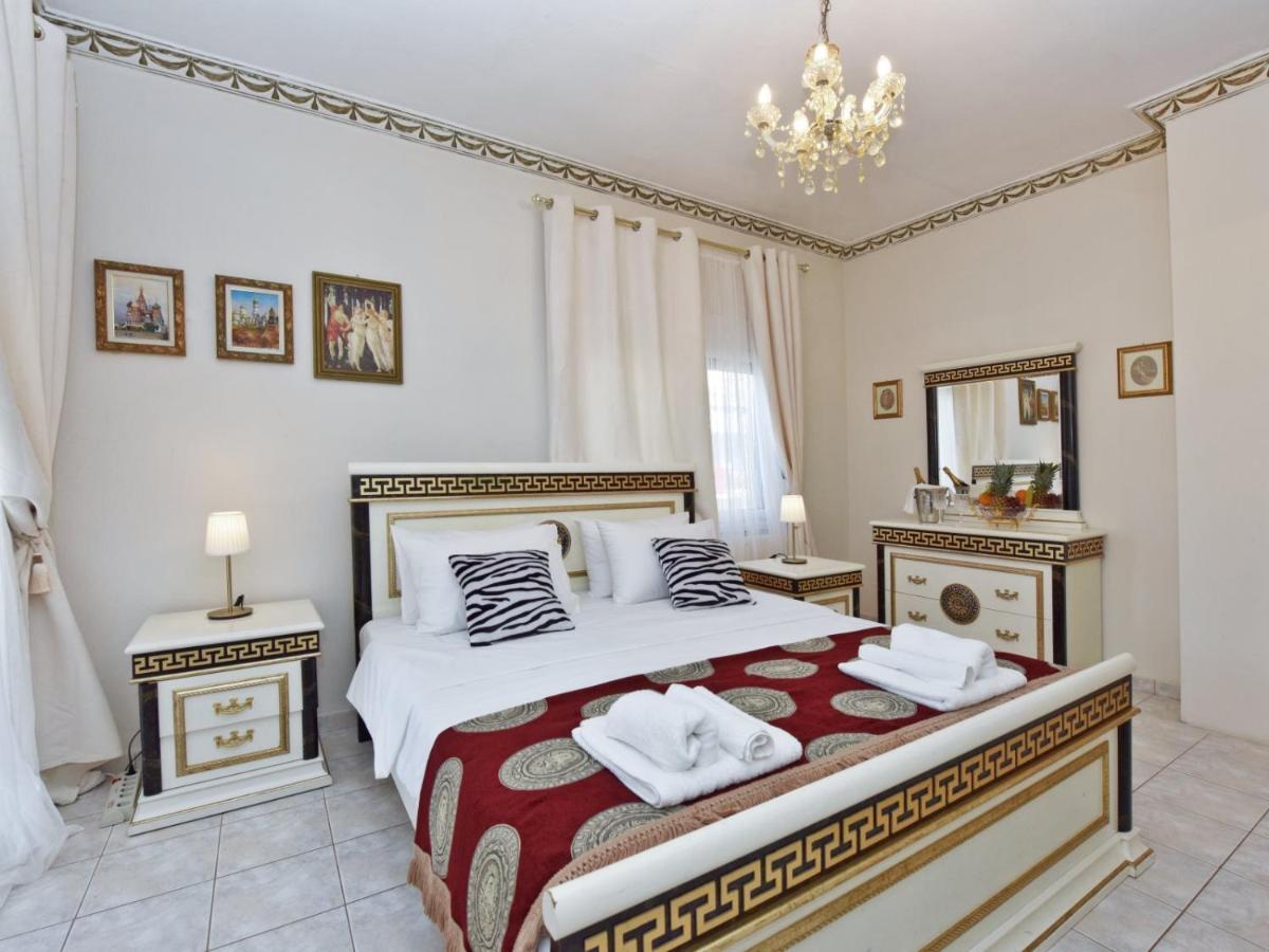 Royal House Apartment Неа Мудания Екстериор снимка