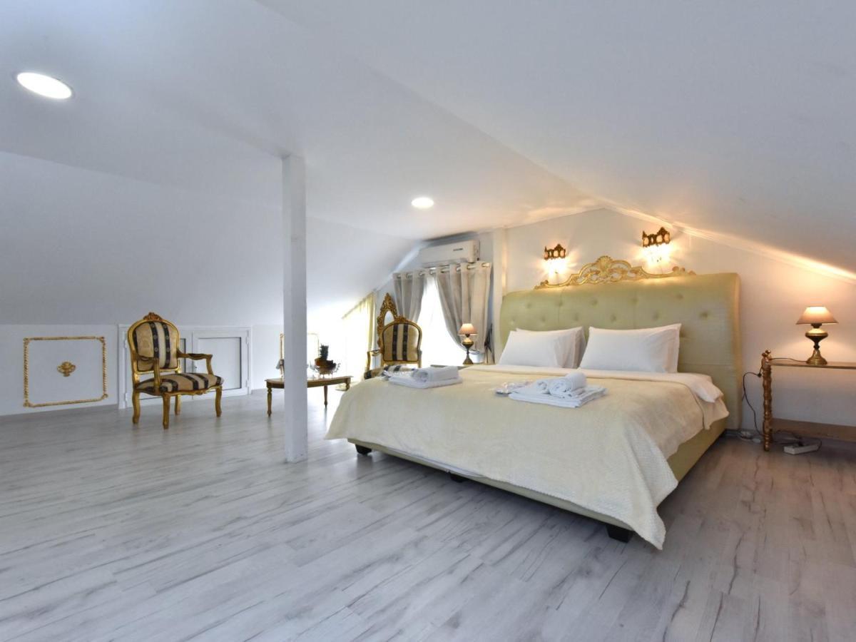 Royal House Apartment Неа Мудания Екстериор снимка