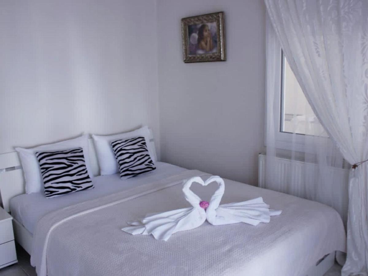 Royal House Apartment Неа Мудания Екстериор снимка