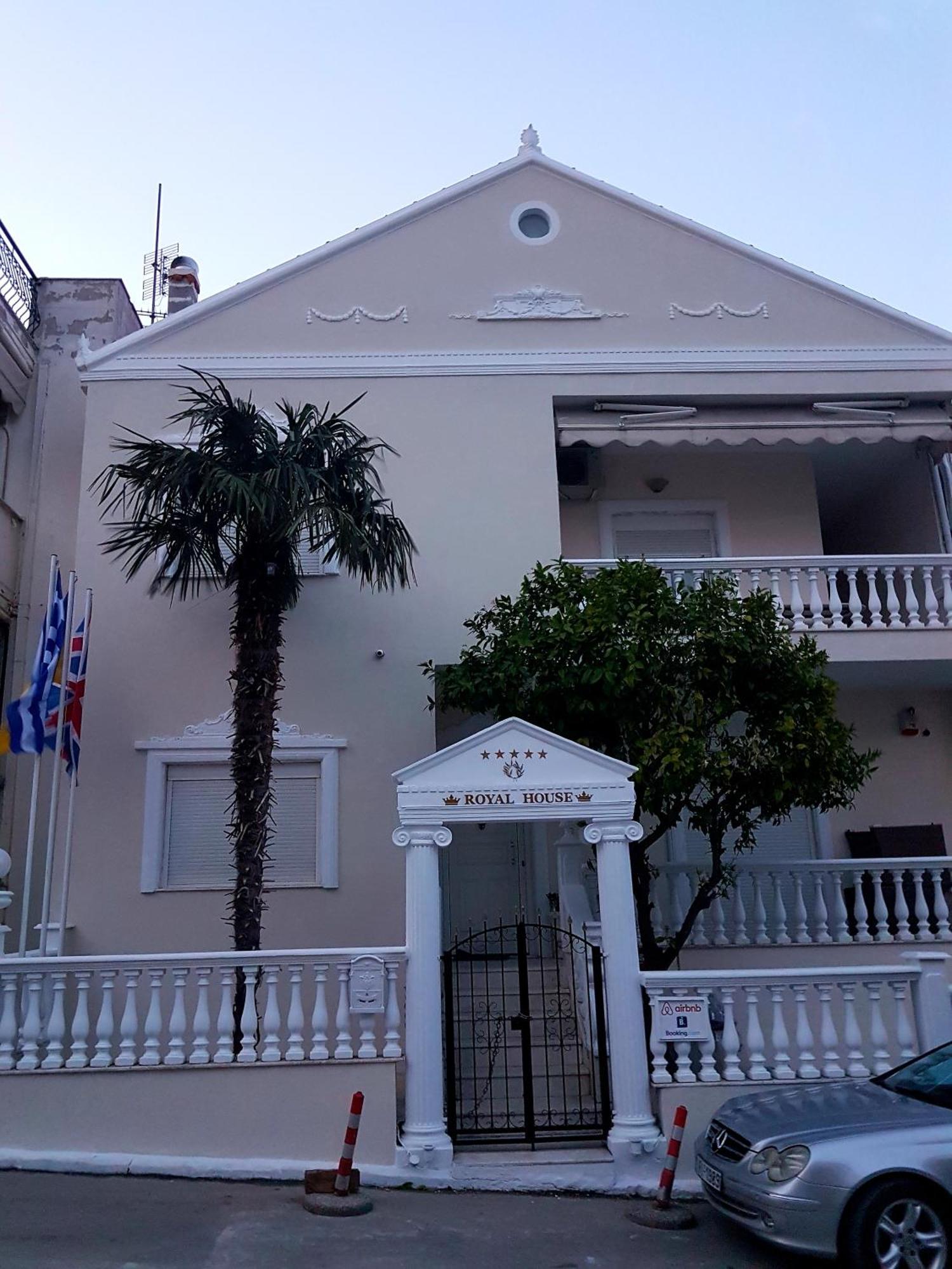 Royal House Apartment Неа Мудания Екстериор снимка
