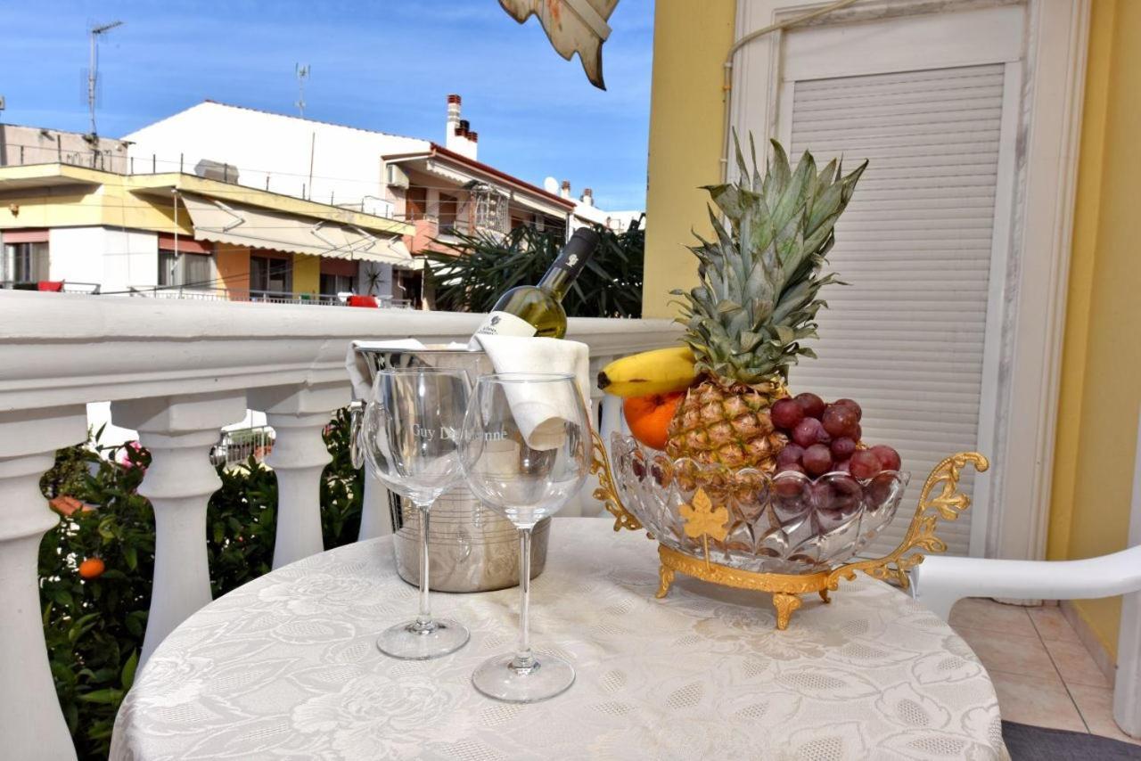 Royal House Apartment Неа Мудания Екстериор снимка